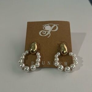 Pearl and gold earrings